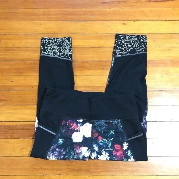 Athleta leggings Capri floral women’s size M - Picture 4 of 6